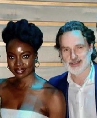 Stepped out for this in the middle of filming TOWL🤭 🤍