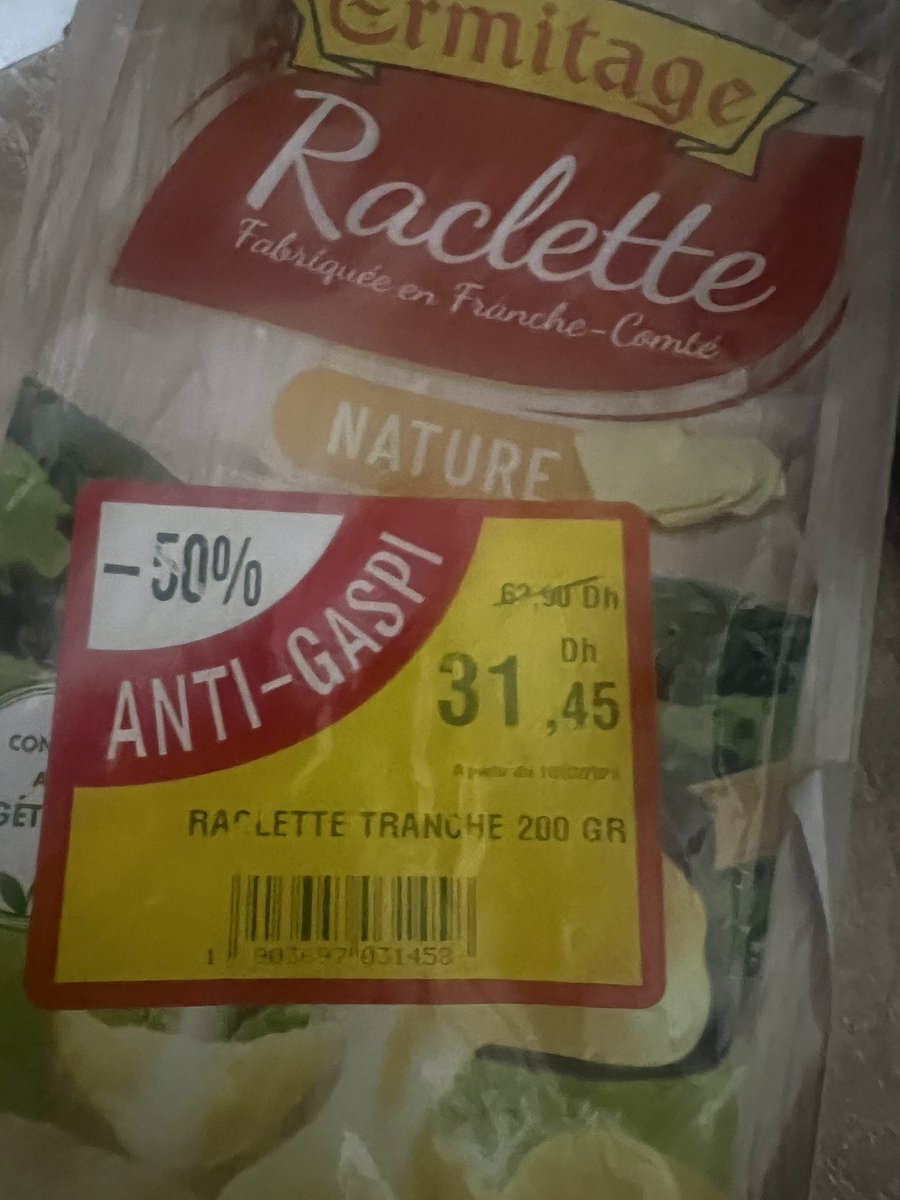 MichaelBizet's tweet photo. Faites attention @CarrefourSAV anti gaspi , c’est moisi ! Je vais porter plainte à force ! https://t.co/ulZ2FPKXdC