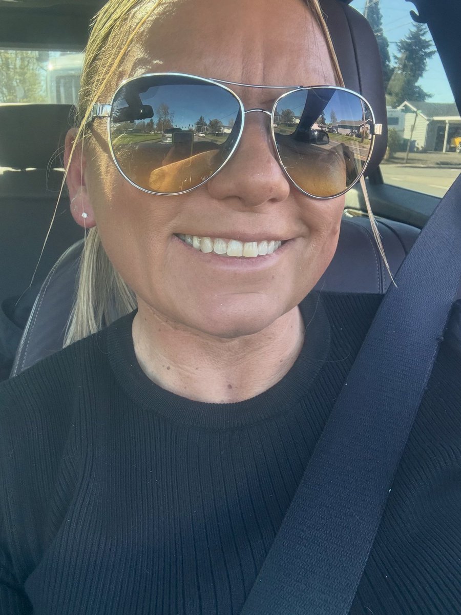 kelli tweet media