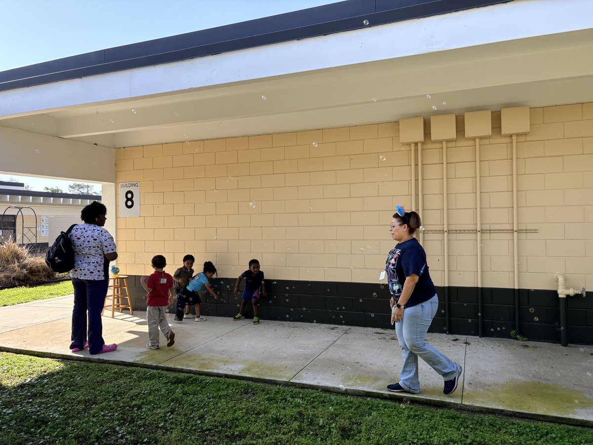 Our awesome PEEPS teacher leader, Mrs. Fuentes, truly loves our PEEPS scholars and always keeps them learning and exploring💛🖤 #earlychildhood #earlyinterventionmatters #ChallengeAccepted✔️ ⁦<a href="/HillsboroughSch/">Hillsborough Schools</a>⁩ ⁦<a href="/HCPSECE/">HCPSEarlyChildEd</a>⁩ ⁦<a href="/HCPSTNRegion2/">HCPS TN Region 2</a>⁩ <a href="/PrincipalLivi/">Angela Livingston</a>