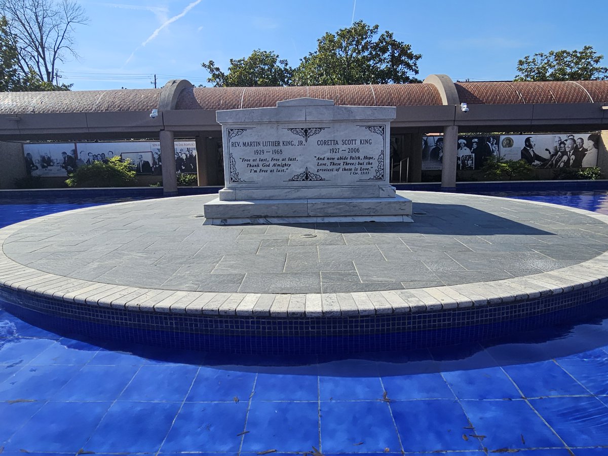 hve1's tweet photo. MLK was assassinated on April 4, 1968, and is entombed on the grounds of the Martin Luther King Jr. National Historical Park in Atlanta, Georgia. #MLK #Atlanta #Memphis #CivilRights #Hero #History  https://t.co/Us1Qzeu5tn https://t.co/DGfIgZPxTZ