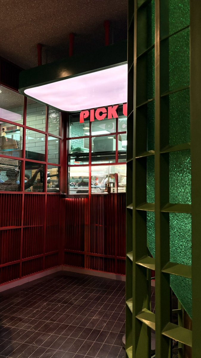 آنسة رَ tweet media