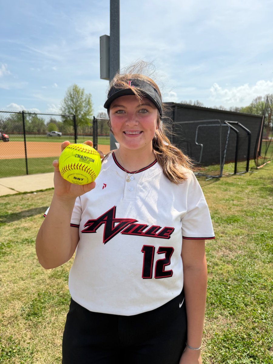 2028 RHP <a href="/sophiedwards28/">sophie edwards</a>  with a 4-run bomb in Game 1 of the Adamsville vs Dyer County Doubleheader!