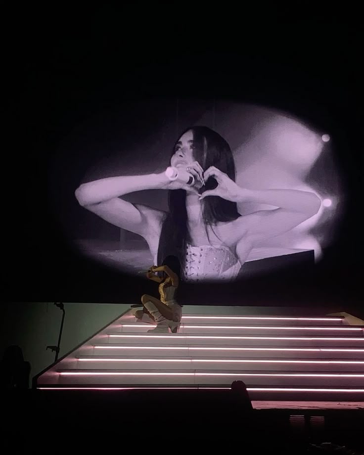 maria^᪲ is going to see madison tweet media