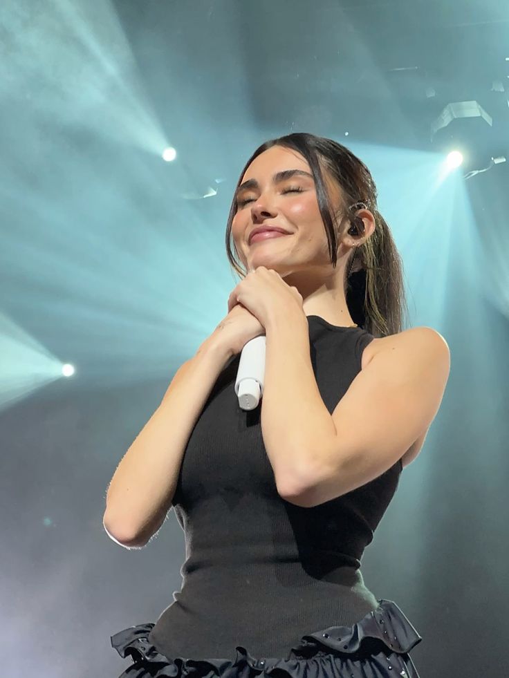 maria^᪲ is going to see madison tweet media