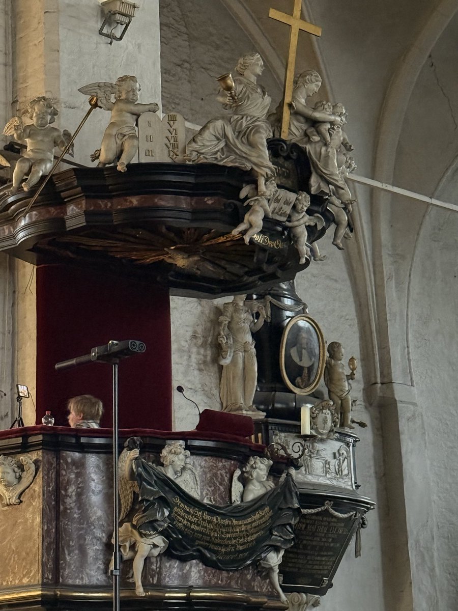 Martin Henze tweet media