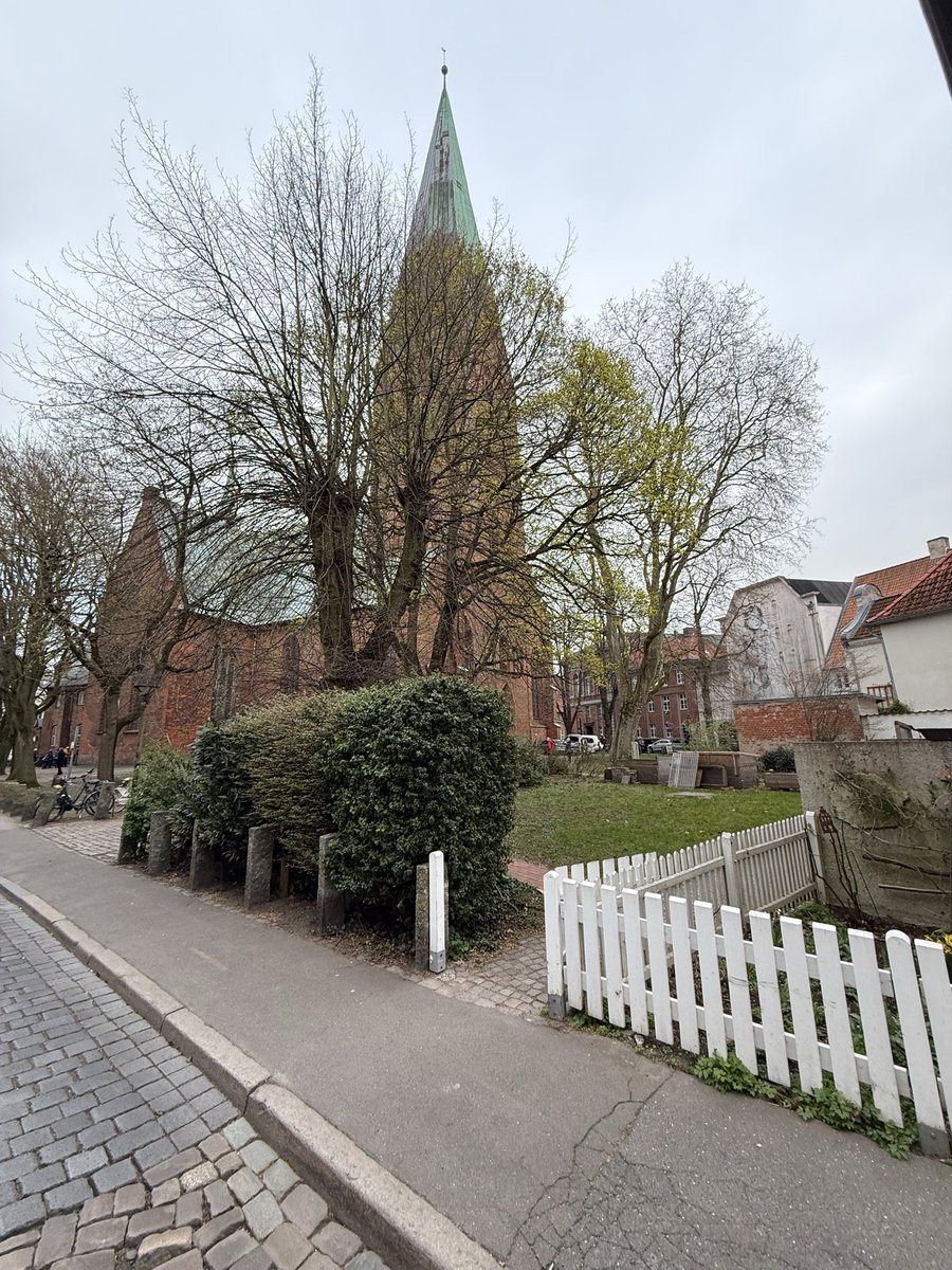 Martin Henze tweet media