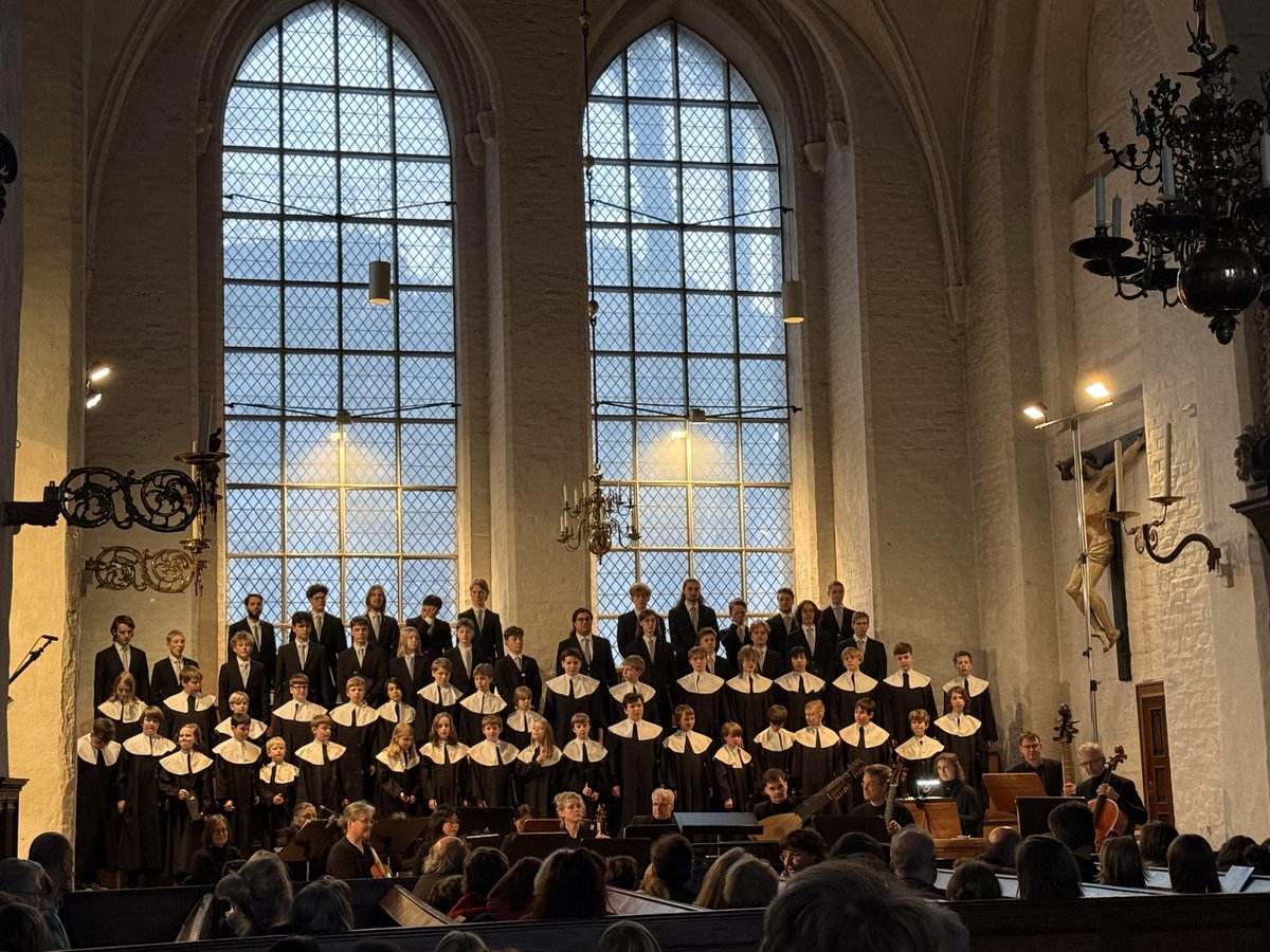 Martin Henze tweet media