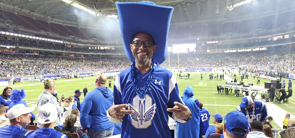 StLouisAmerican's tweet image. 'An R&amp;amp;B show for the ages'

🖋 Delores Shante | The St. Louis American
📸 Taylor Marrie and Lawrence Bryant | St. Louis American

#stlamerican #stlnews #stlouis #STLMusic #XFL #CardinalsNation #CommunityFocus 
stlamerican.com/entertainment/…