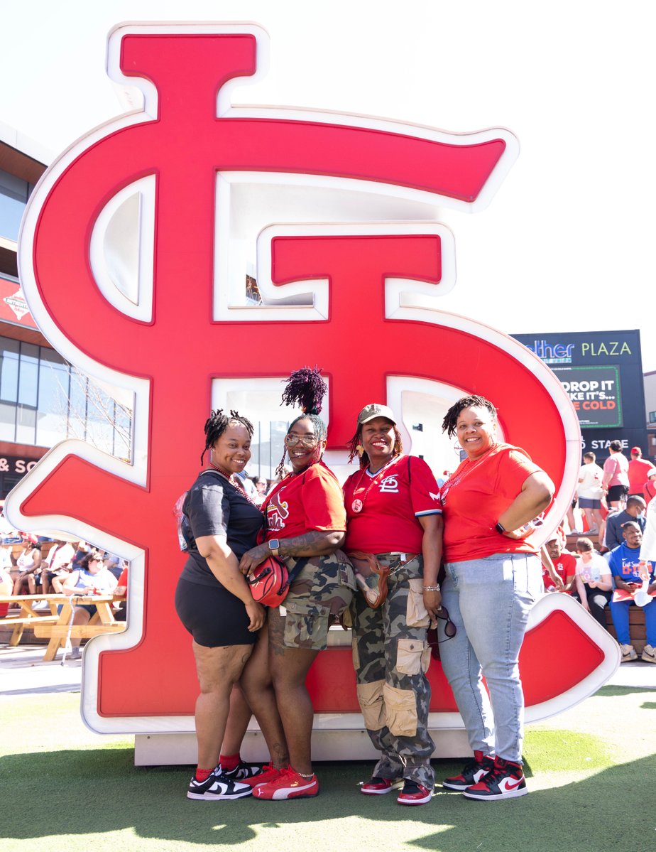 StLouisAmerican's tweet image. 'An R&amp;amp;B show for the ages'

🖋 Delores Shante | The St. Louis American
📸 Taylor Marrie and Lawrence Bryant | St. Louis American

#stlamerican #stlnews #stlouis #STLMusic #XFL #CardinalsNation #CommunityFocus 
stlamerican.com/entertainment/…