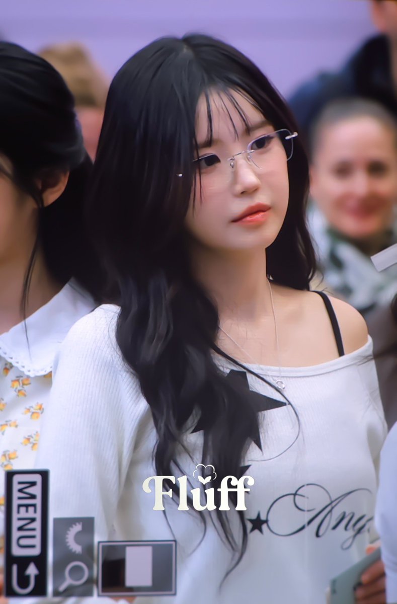 FluffHY929's tweet photo. 260404 GMP
✌️✌️
#프로미스나인 #송하영 #fromis_9 https://t.co/MsabDEKt2D