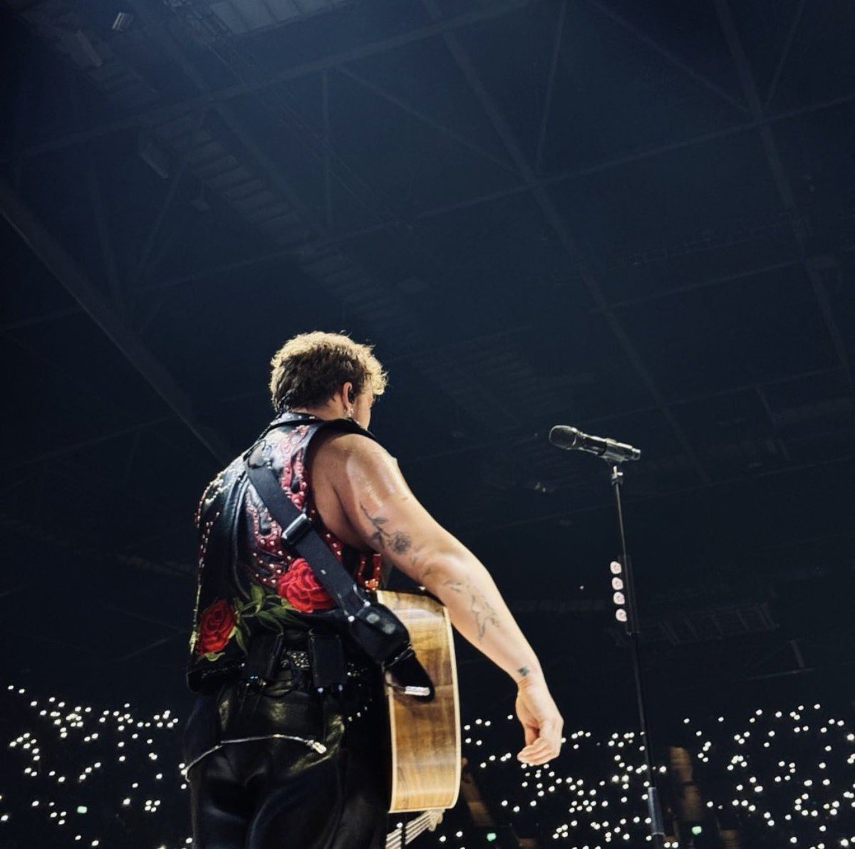 ashton irwin hq tweet media