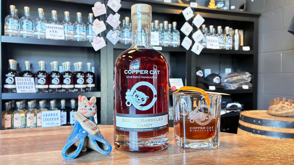 CopperCatLLC's tweet photo. April Special Cocktails are new available in our tasting room - Bing's Easter Bunny's Revenge vs. Jess' Upper Eat Side. The recipes: https://t.co/vDlQjEQ6nE Cheers and see you soon! https://t.co/wFkz9np879