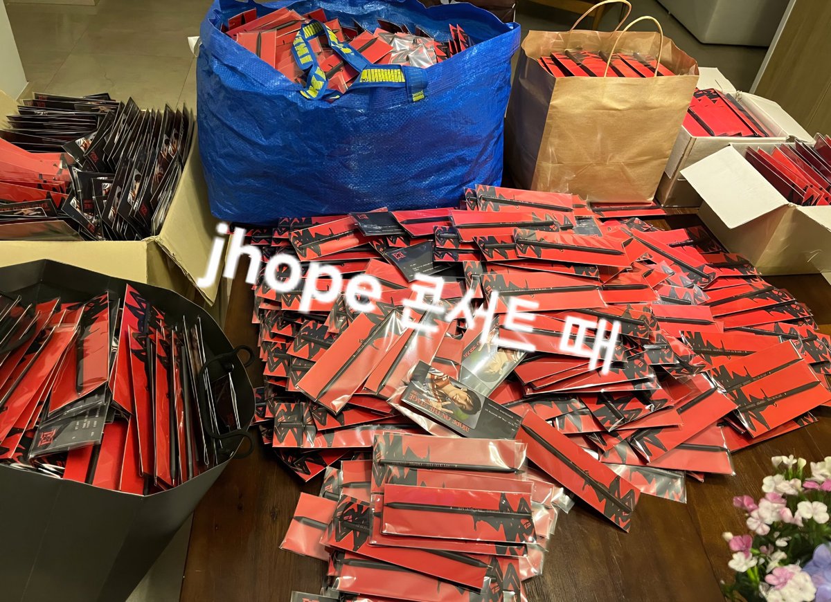 번역하는 레전드⁷⊙⊝⊜ :🆂🆆🅸🅼 tweet media