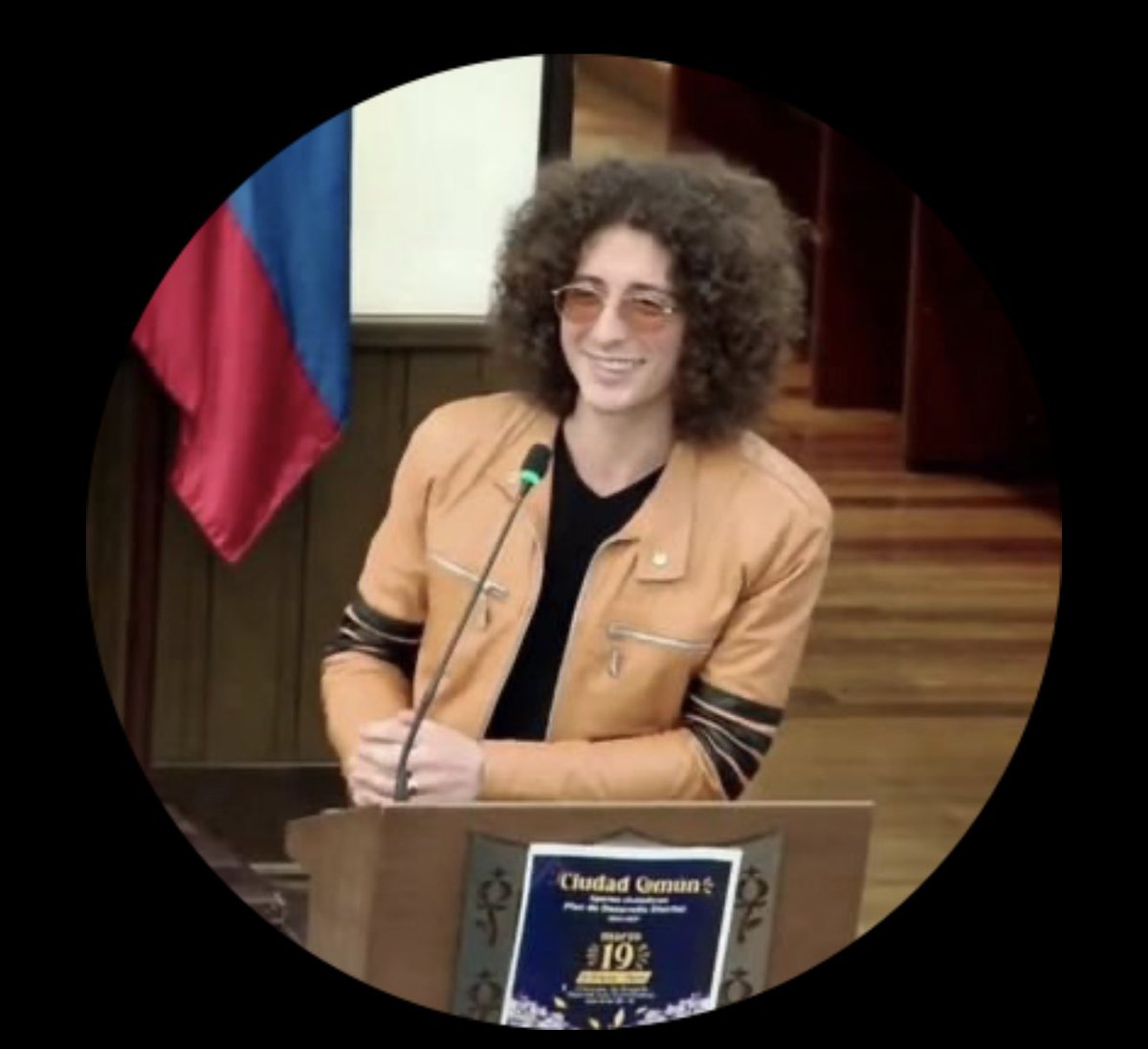 ¿Quién la mandó? tweet media