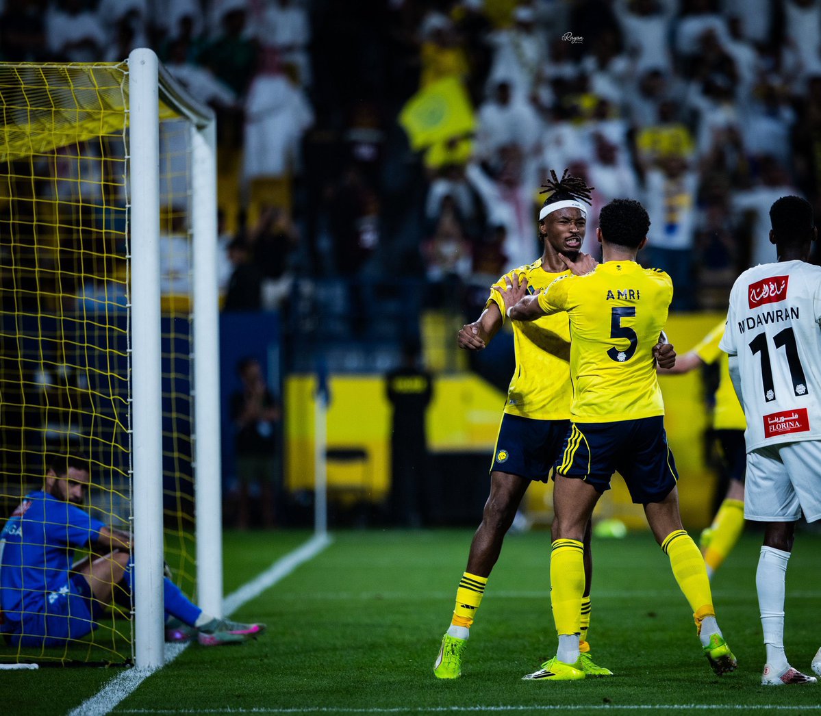 ~{ العالمي } ~💛💙💛💙 tweet media