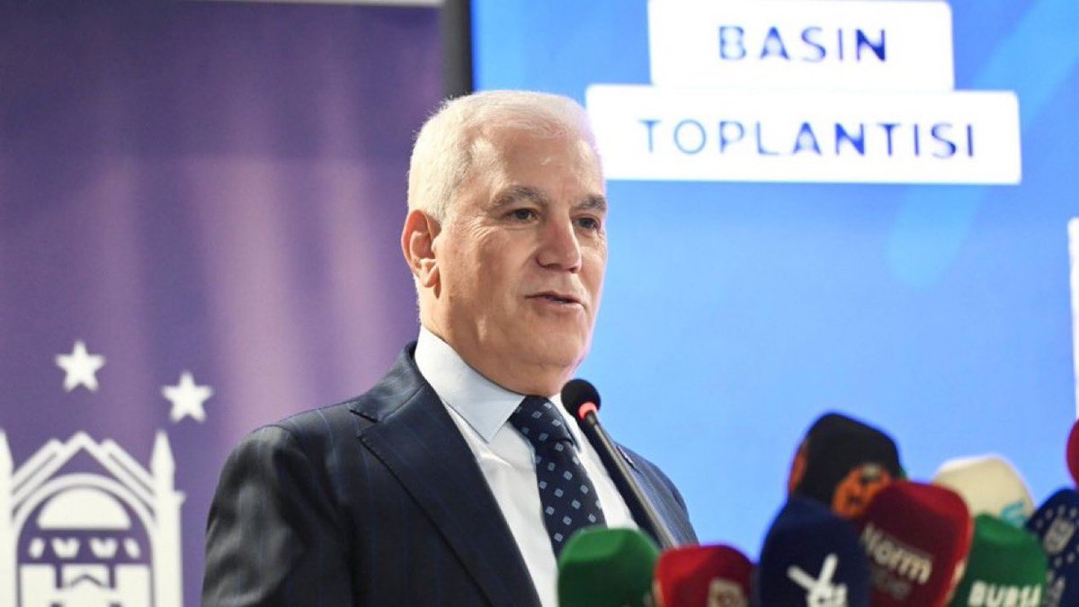 trduysun's tweet photo. SON DAKİKA 📣 Bursa Büyükşehir Belediye Başkanı Mustafa Bozbey, tutuklama talebiyle sulh ceza hakimliğine sevk edildi.  Mustafa Bozbey’in eşi Seden Bozbey ve kızı Side Bozbey adli kontrolle serbest bırakıldı. https://t.co/G3P4mPFtdi