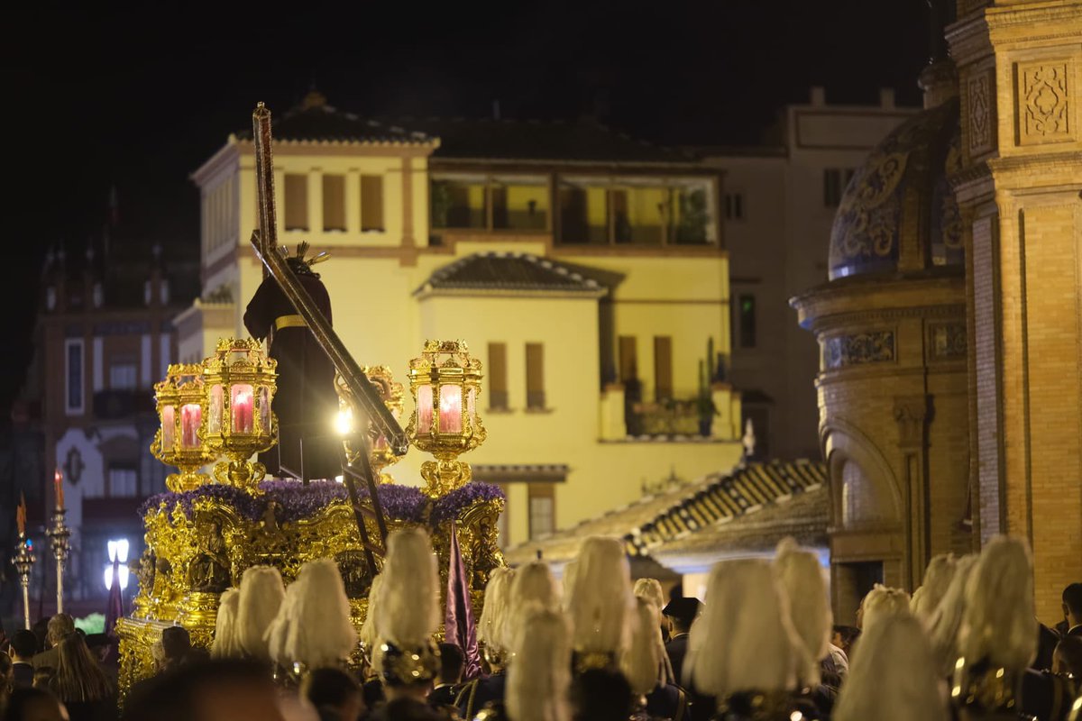 bandasol's tweet photo. Y en Triana... La O
🎶 Sagradas Vestiduras
🎶 La Milagrosa
🎶 Bajo tu Mirada
🎶
🟣 @hermandaddelao
#50AñosdeSoL #SonesdeSoL #SSantaSevilla26 https://t.co/bmv1jwt40X