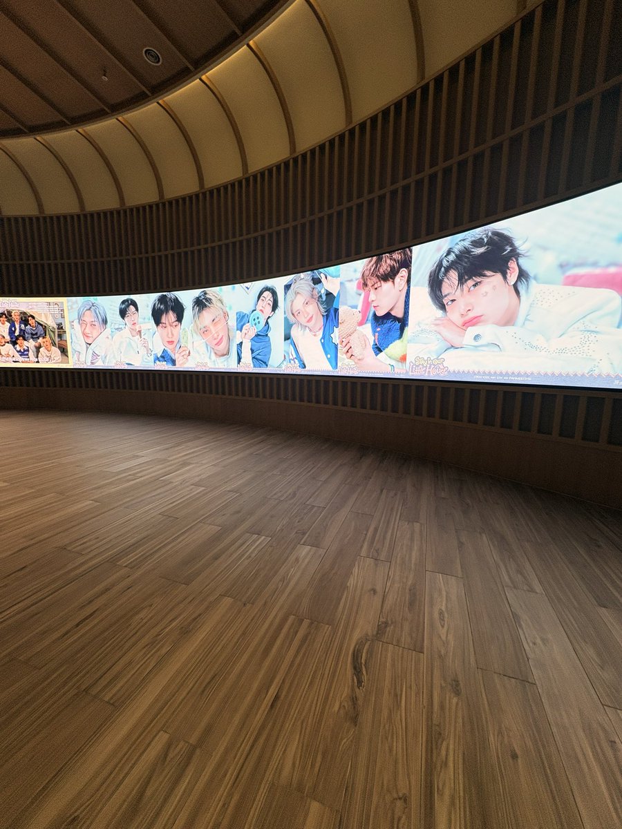 felixasa2's tweet photo. インスパイアアリーナ、今年も来れたことに感激🤩
ホテル代高すぎて、部屋にいないともったいない😂 https://t.co/djdtHj0MD6