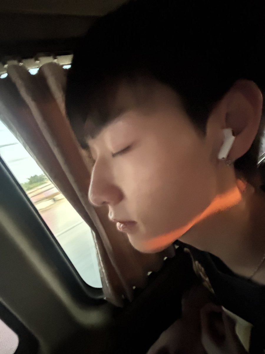 p.poph.s tweet media