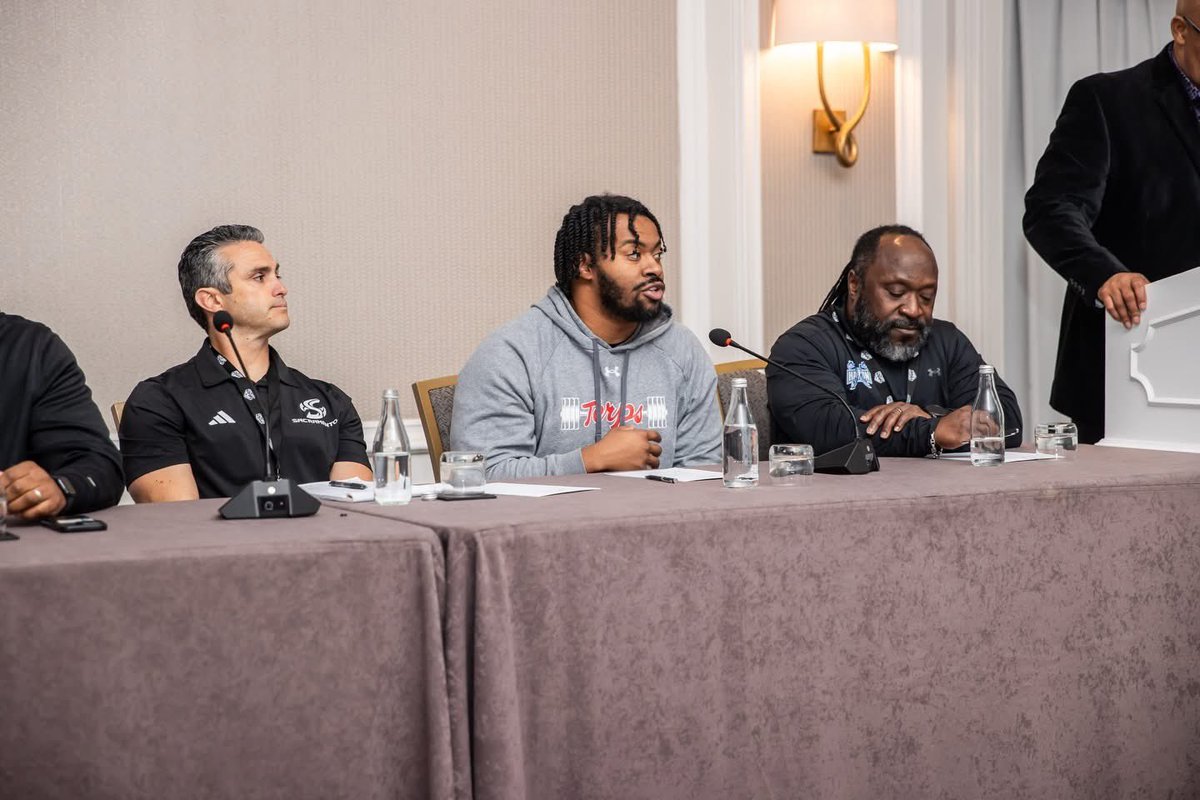 Brad Booth tweet media