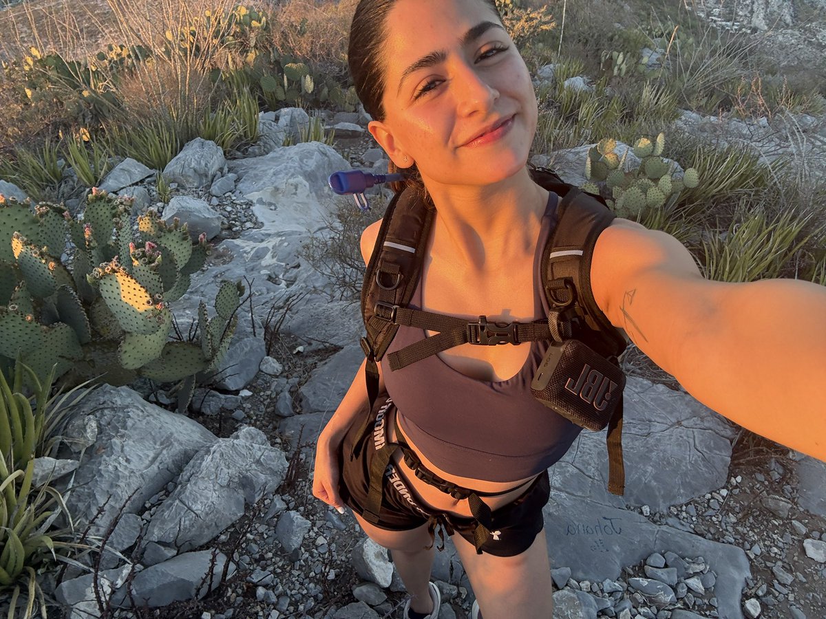 melanie bujanda tweet media