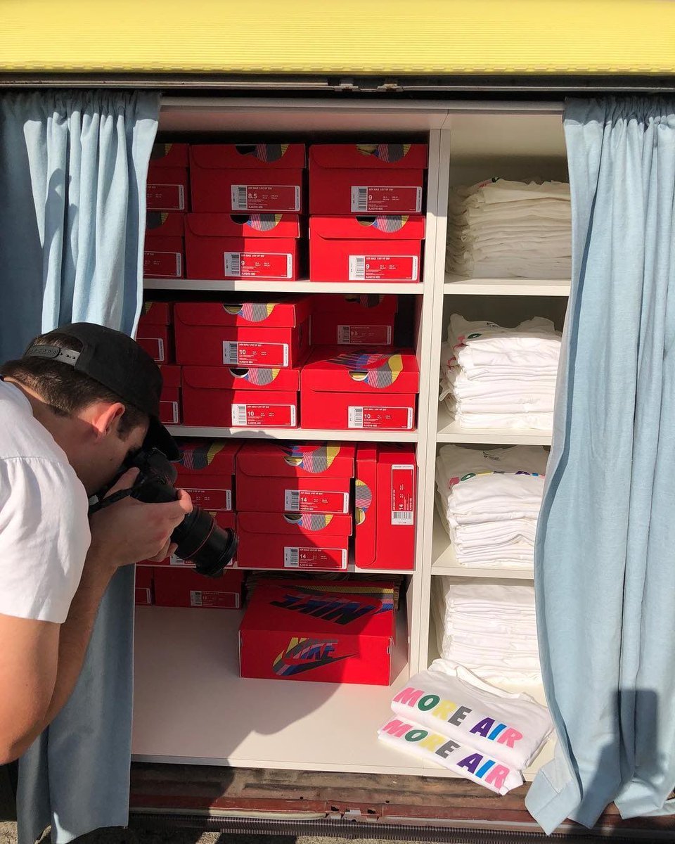 JustFreshKicks tweet media