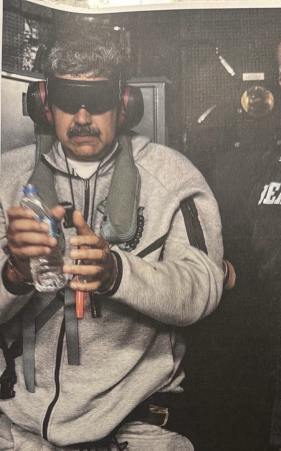 Larry C. Johnson, analista de la CIA publicó: Chofer y guardaespaldas del presidente Nicolás Maduro cooperaron con EU a cambio de una recompensa de 50 millones de dólares.

Donald Trump se negó a pagar la recompensa, alegando que eran traidores, por lo que ninguno recibió dinero.