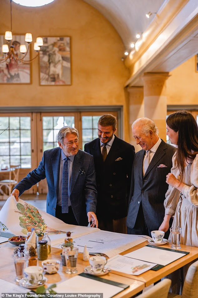 Sabirah Lohn 💕🦕🦖 tweet media