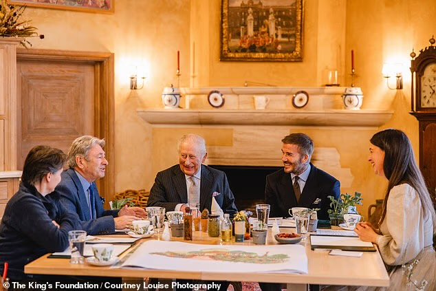 Sabirah Lohn 💕🦕🦖 tweet media