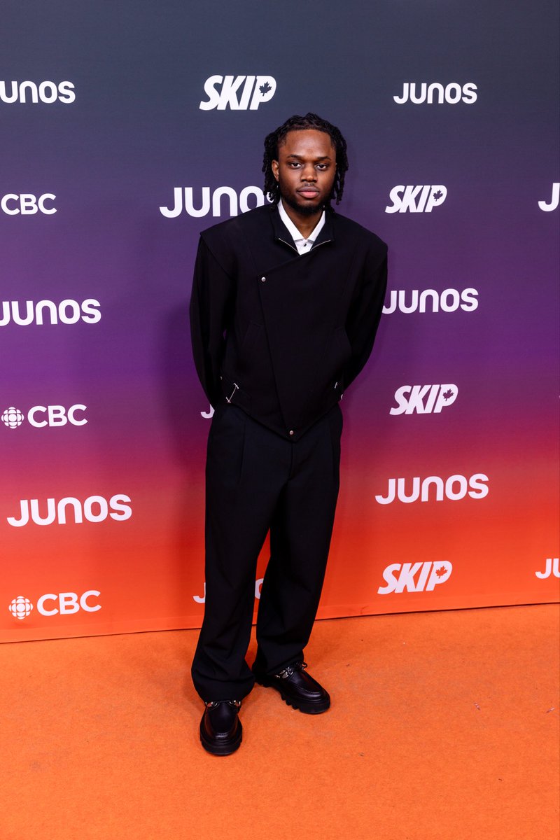 ardn__'s tweet photo. last week at the JUNO awards https://t.co/ImkGEkNbxC