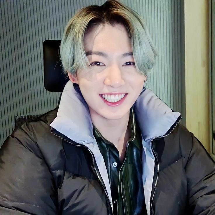 ken⁷ 🪭 VAI VER O BTS tweet media