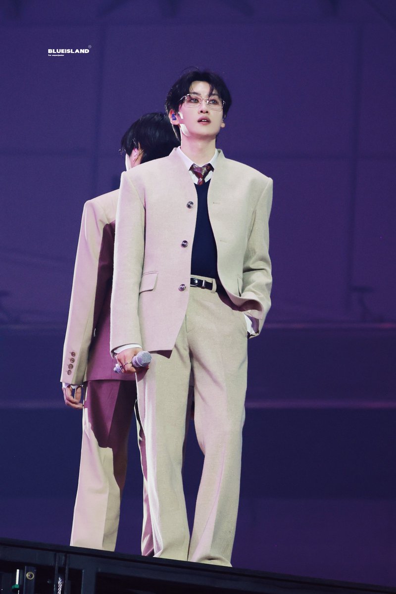 BLUE_ISLAND9 tweet media