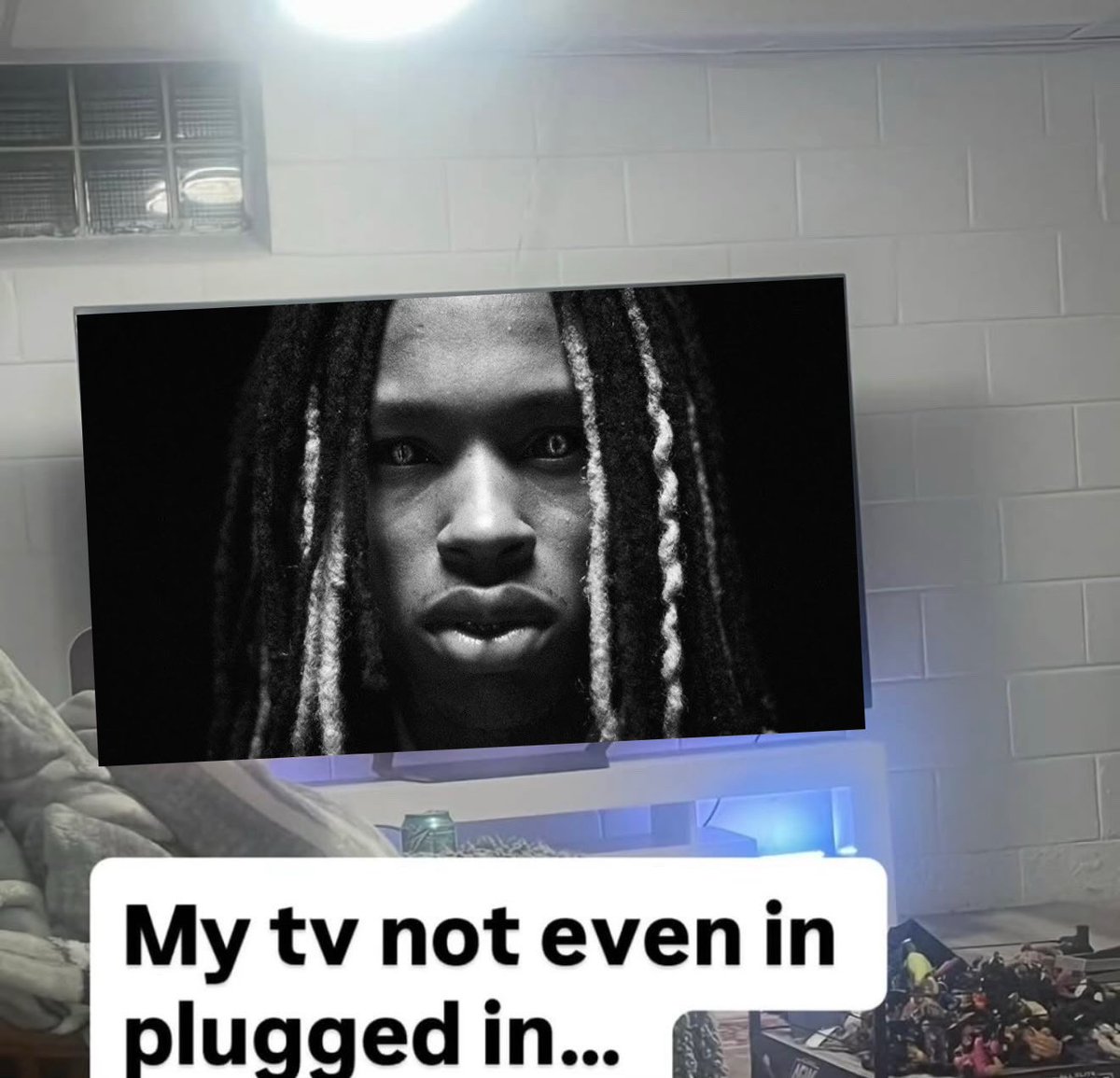 Gene Void tweet media