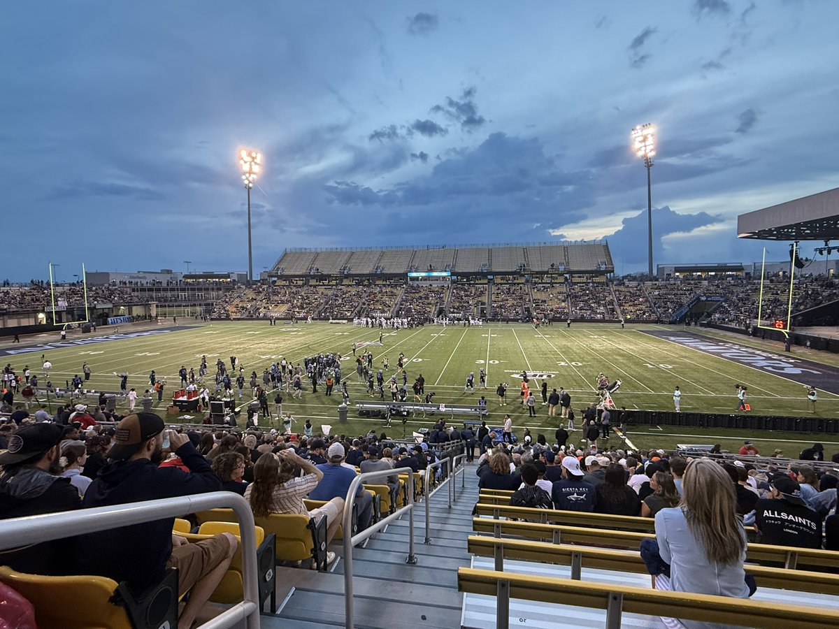 Bacon_House's tweet image. Professional football has finally come to Ohio! #UFL #Aviators