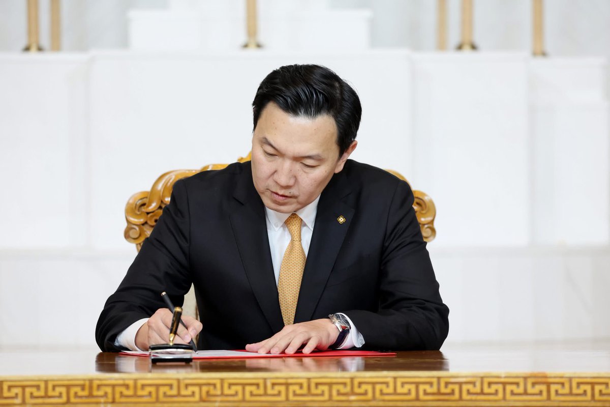 Graph.mn tweet media