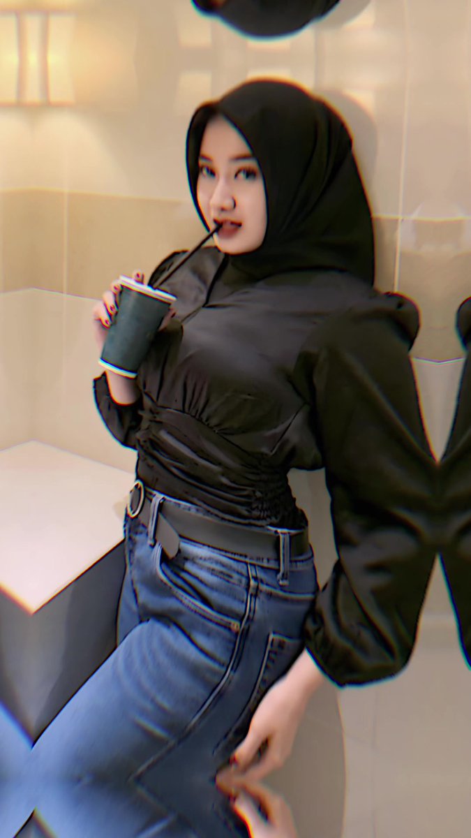 ReviewHijaber's tweet photo. KhaldaNabilla

Setiap wanita perlu pujian atas keindahan tubuhnya, termasuk yang feednya banyakan berhijab.

#ootdhijab
#PemersatuBangsa https://t.co/wud654pZAI