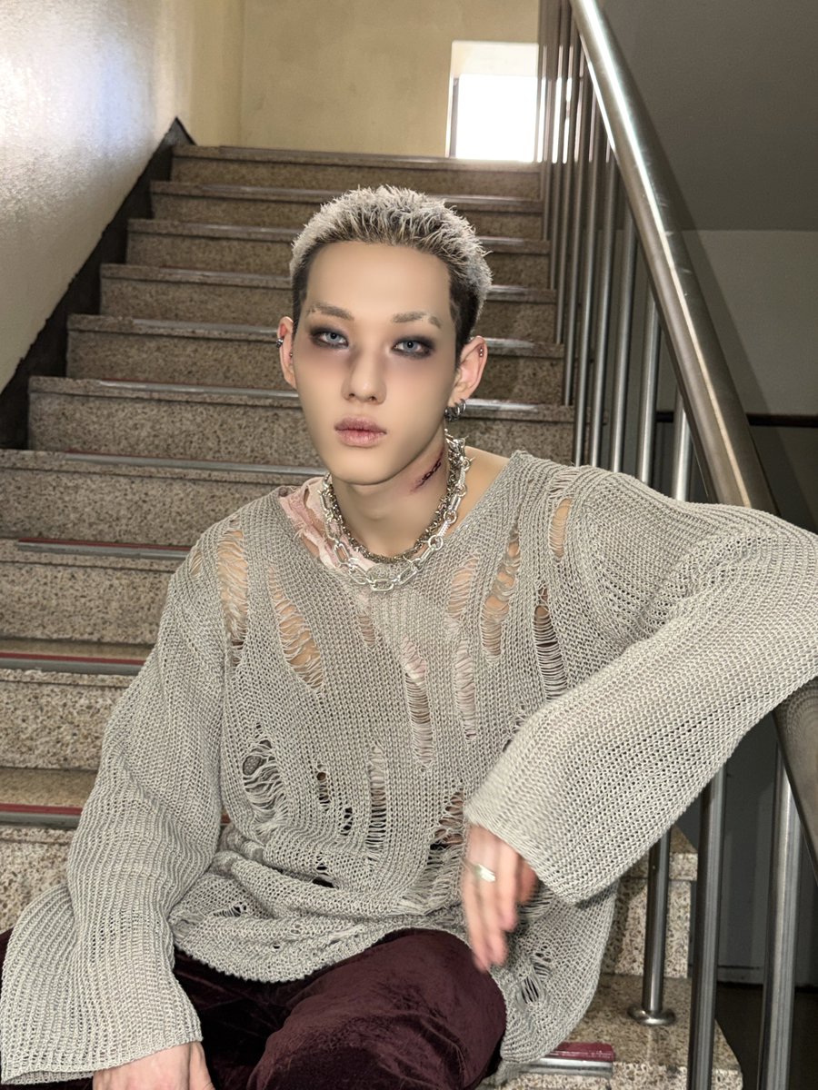 ALL(H)OURS tweet media