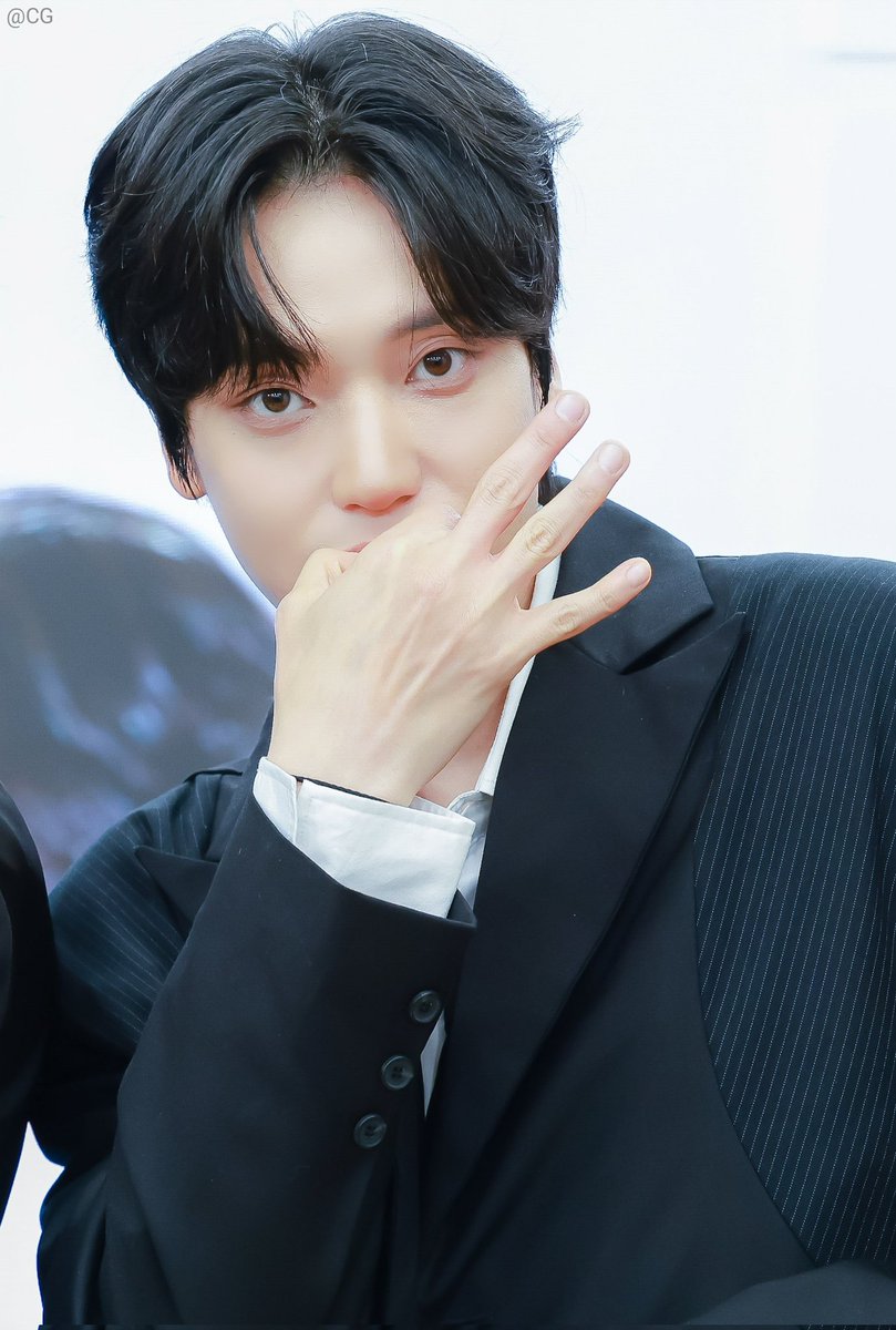 260401 헬로라이브 대면 팬싸인회
#틴탑 #니엘
🍒