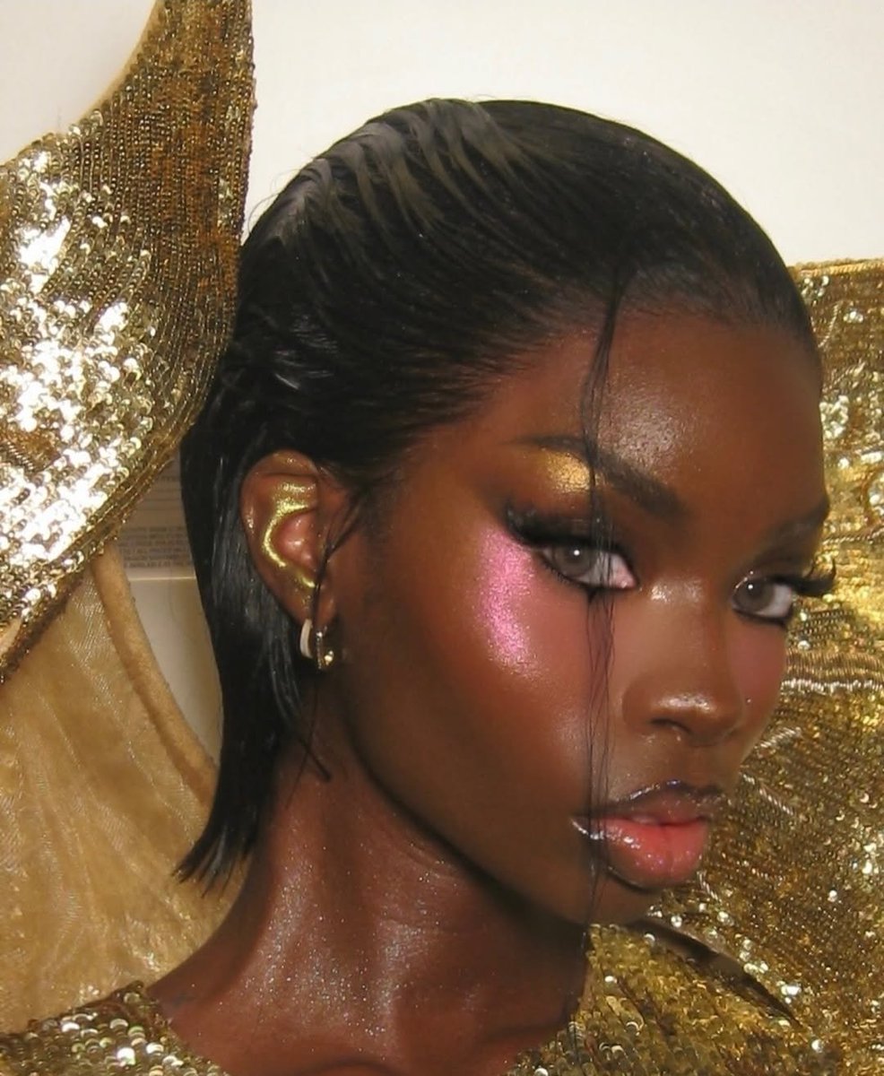 𝓜𝓸𝓷𝓲 𝙇𝙞𝙠𝙚 𝙢𝙤𝙣𝙚𝙮 archives☆ tweet media