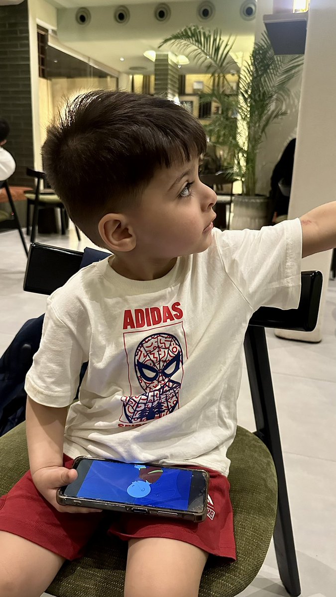 i17_98's tweet photo. "أجمل ماقيل في حُب الابن:
انت عماني وانت خوالي وانت اهلي كلهم 🤍🤍" https://t.co/1n0WS0o8zV