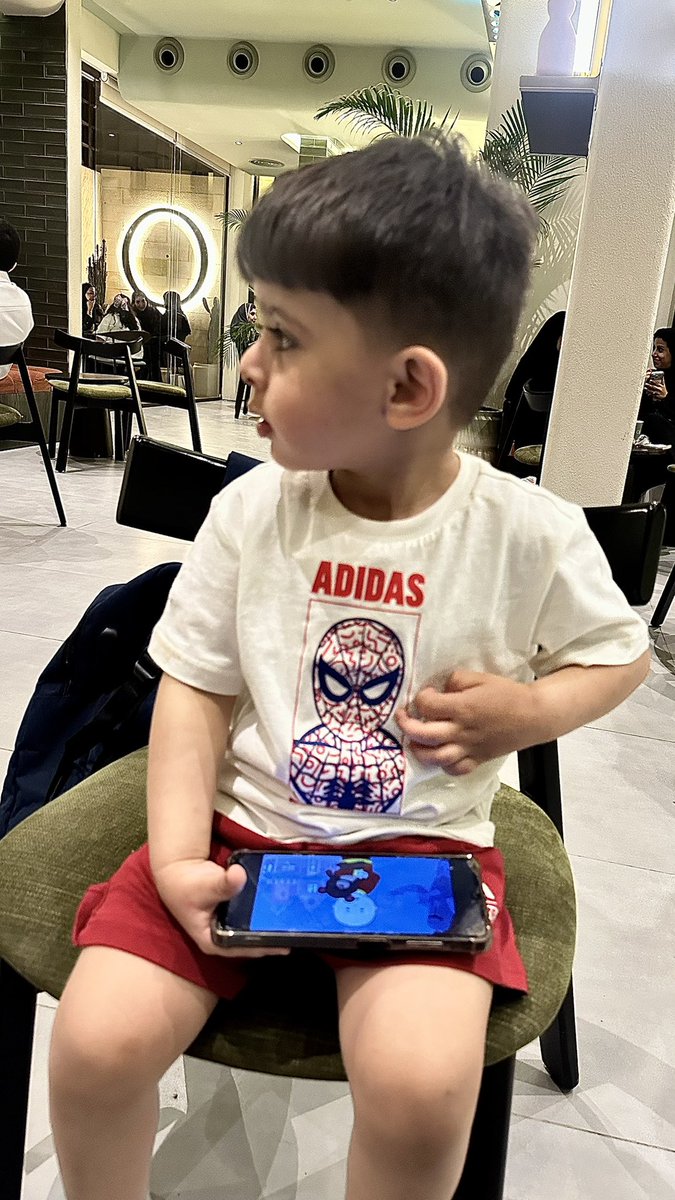 i17_98's tweet photo. "أجمل ماقيل في حُب الابن:
انت عماني وانت خوالي وانت اهلي كلهم 🤍🤍" https://t.co/1n0WS0o8zV