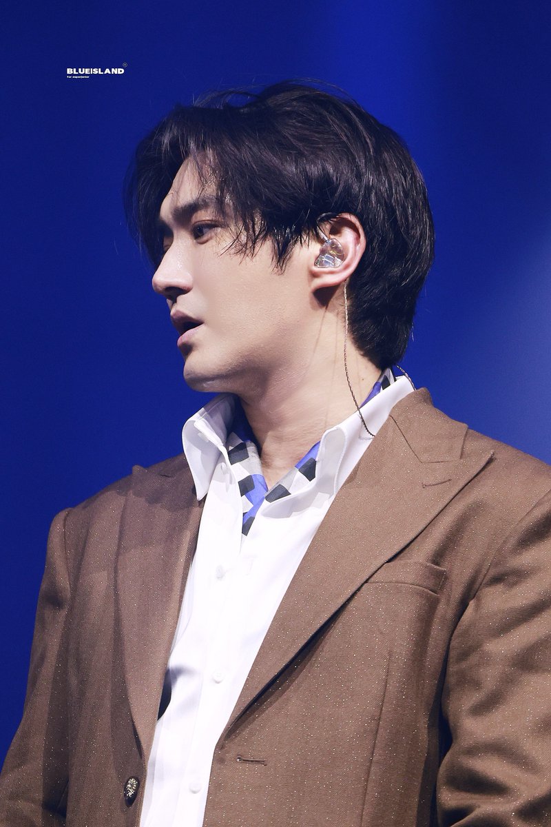 BLUE_ISLAND9 tweet media