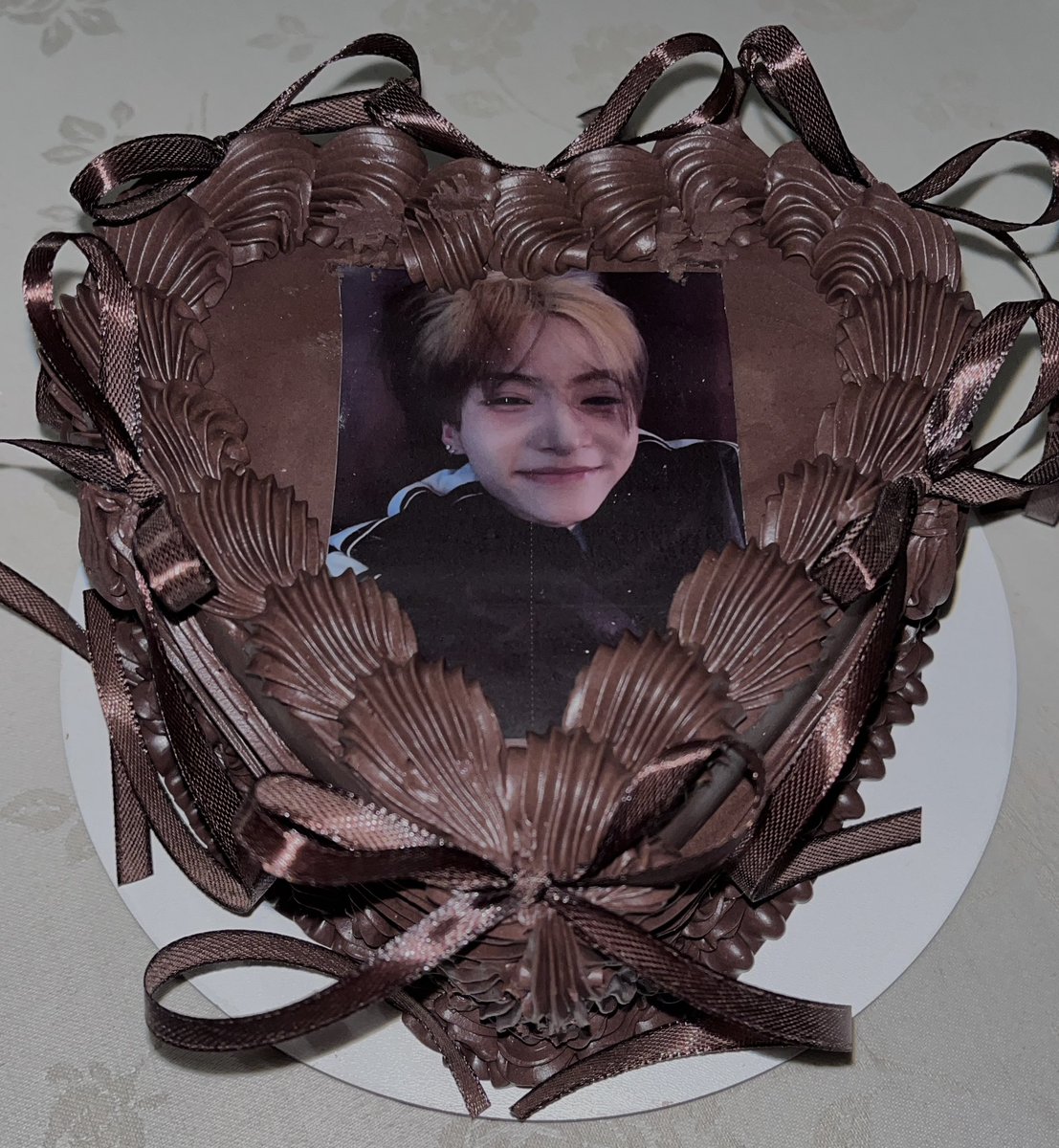 ⟢ nika tweet media