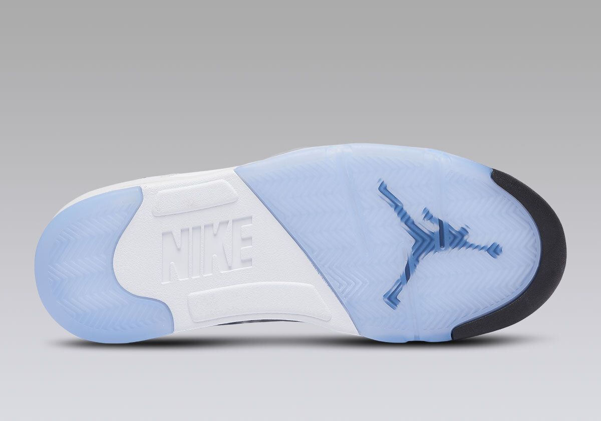 JustFreshKicks tweet media