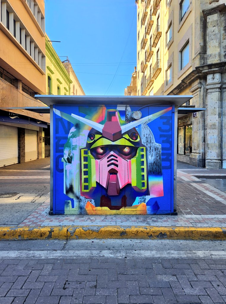 Lo que me topé caminando en #Guanatos 

🇯🇵☝🏽  #Gundam avenida Juárez..

🏙🚶🏽‍♂️