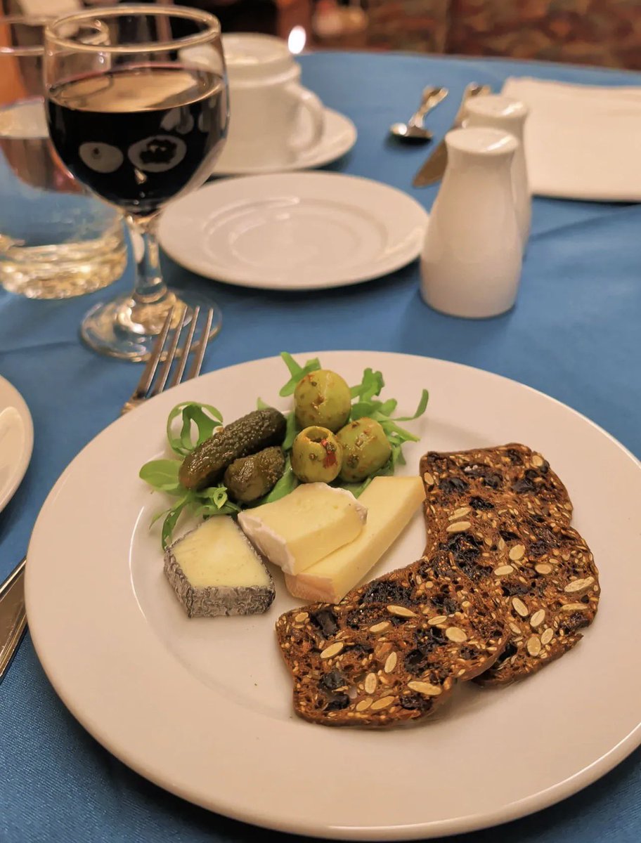 Emily Farina tweet media