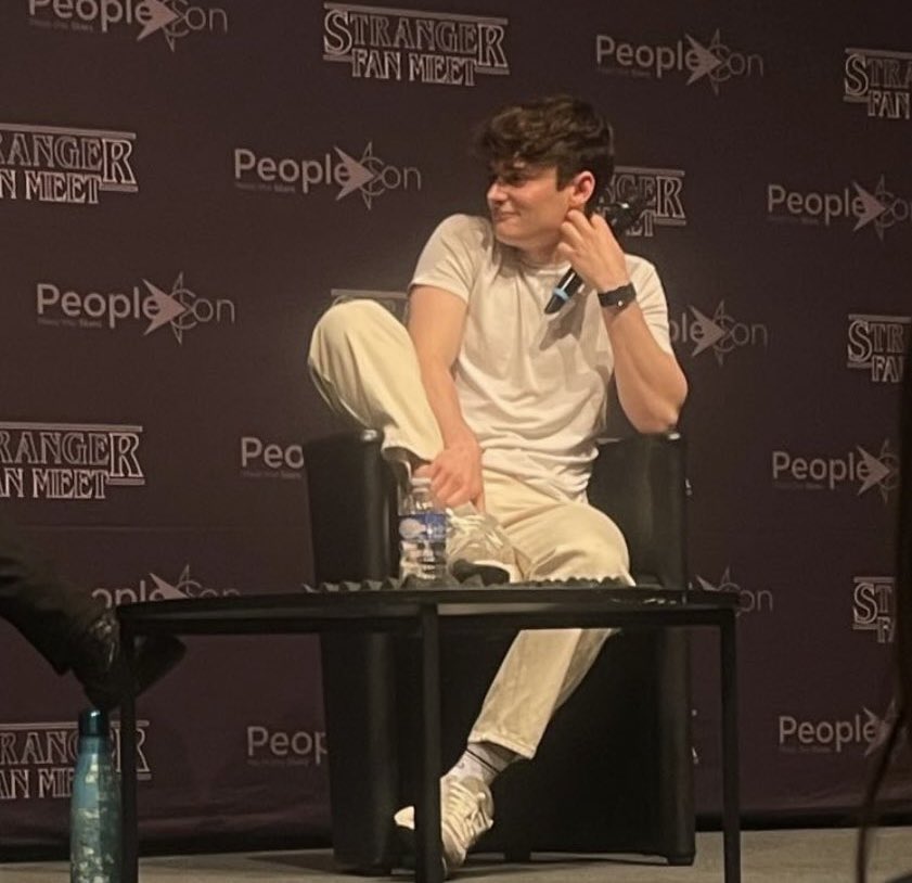 🦇༉‧₊˚. tweet media