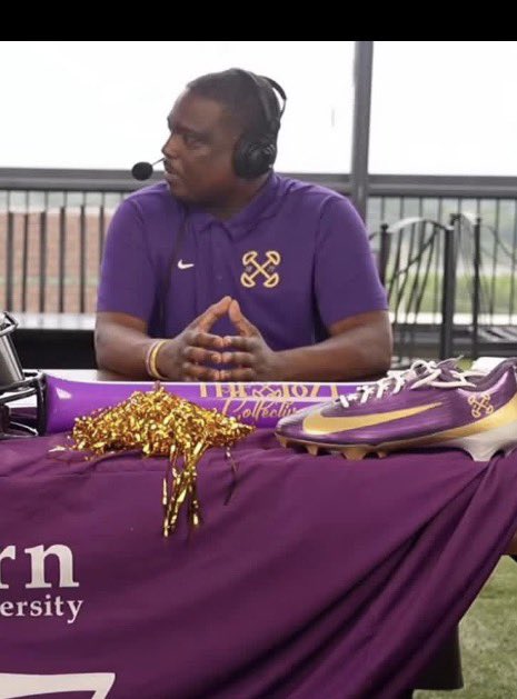 GoldenHelmed's tweet photo. Big Birthday shout out to non other than @JJSmith1906!!!! Thank you for all you do for those BIG BAD BRAVES! https://t.co/YEXiIM0iHS