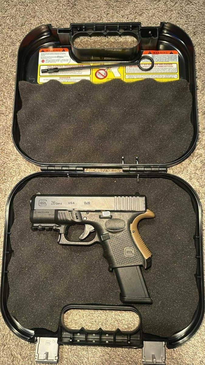 ghostarms85's tweet image. Which glock are you picking  ?? 

Glock 22 gen 5 or Glock  26  gen 6 ? 
#Glocks Gunlovers short Guns